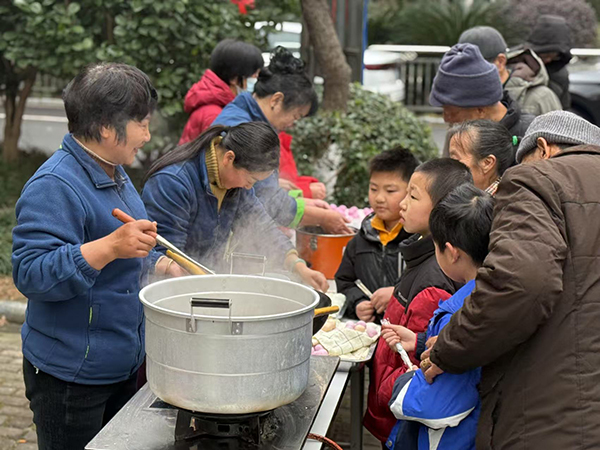元宵共團(tuán)圓 服務(wù)暖相伴|新聯(lián)合與您共度元宵佳節(jié)